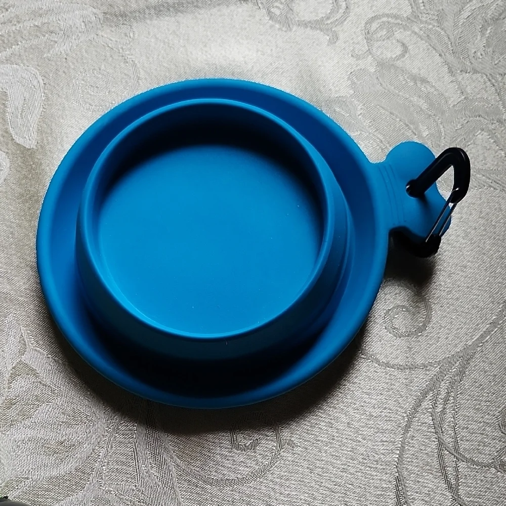 Collapsible Travel Pet Water, Food, Treat  Bowl With Clip NEW wo Tag